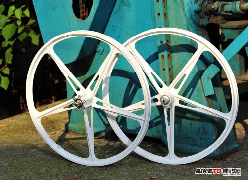 广镁20寸（451）二代新品超轻五角星型镁合金一体轮轮组
