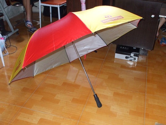 订制2013年夏季雨伞，防紫外线太阳伞，珠海晴伞定制，三折遮阳伞