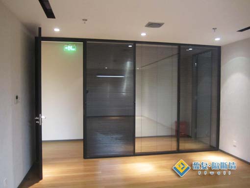 上海专业生产玻璃隔 成品隔断 双玻隔断
