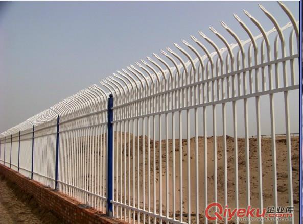 折弯锌钢围栏规格 样式新颖 锌钢护栏网价格