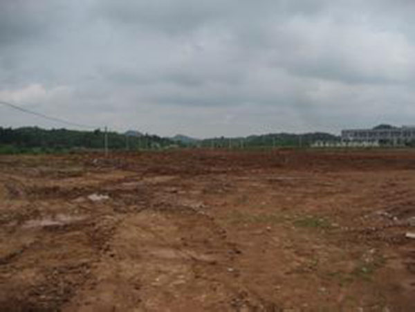 东莞凤岗地皮出售，工业区里有42、13亩等厂房土地出售