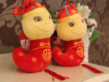 广东佛山伟伟毛绒玩具厂生产结婚玩具蛇公仔