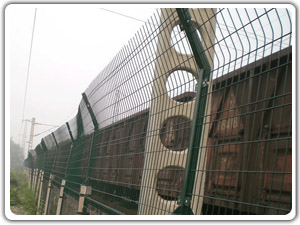 铁路护栏网生产厂家 移动护栏规格 仓库隔离网厂家价格