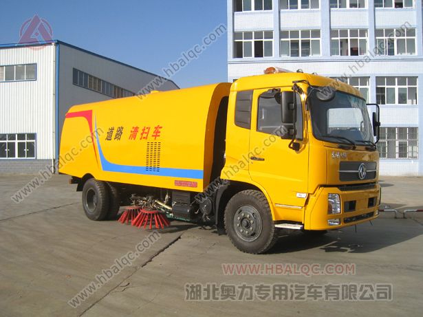 东风11吨国外道路清扫车DFL1120B价格