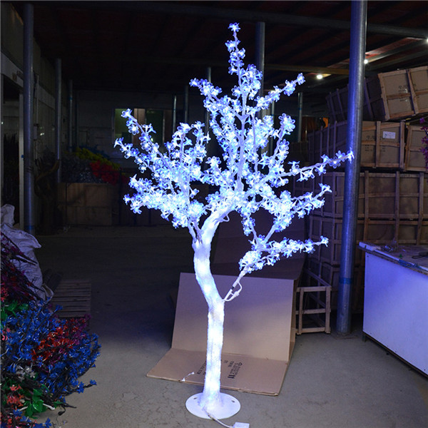 LED水晶树灯蓝白变换