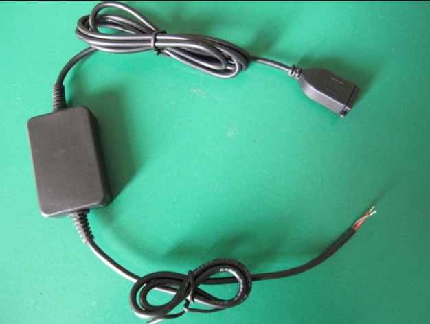 车载电源 USB母头带防水盖 宽电压输入 5V1.5A输出 防接反