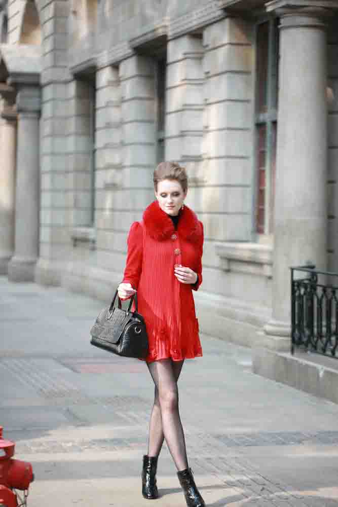 尤加迪曼时尚品牌女装代理加盟 批发红色外套