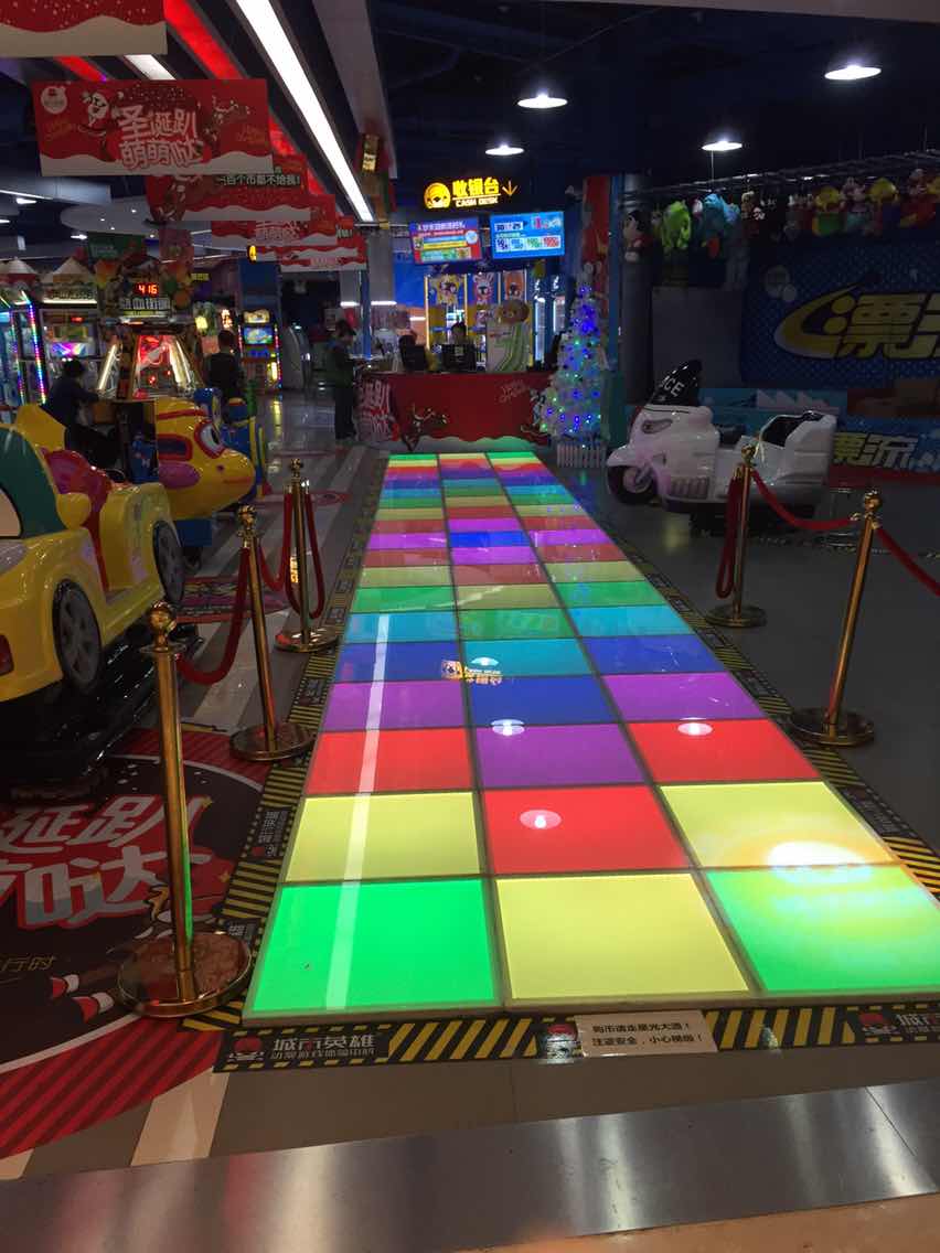 LED梦幻地板 城市英雄动漫游戏地板 LED舞台地砖 走廊地板