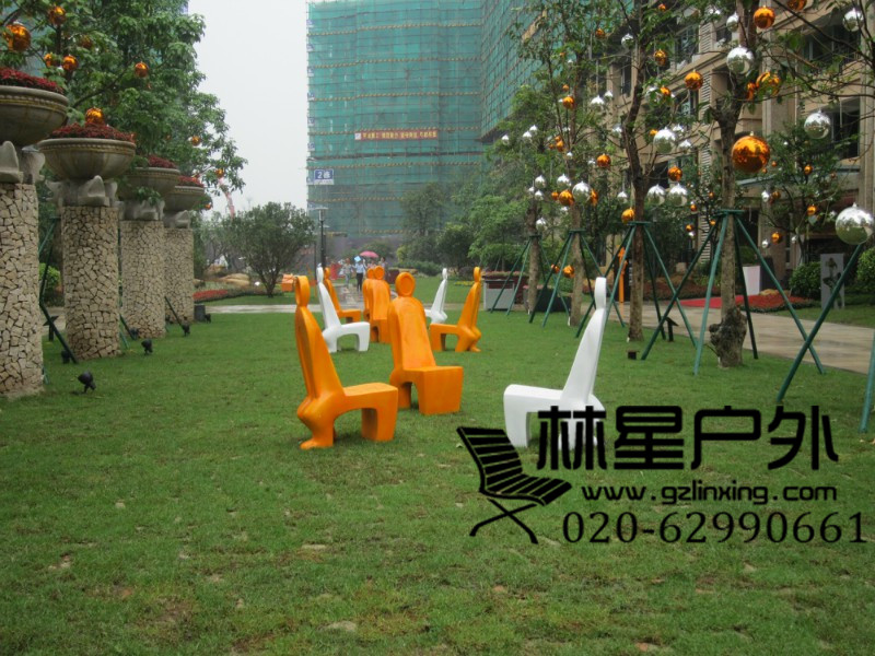 广州番禺厂家生产雕塑小品 彩色玻璃钢雕塑坐凳8014