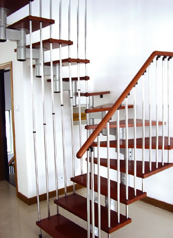 钢木楼梯告诉您西班牙风格楼梯的特点