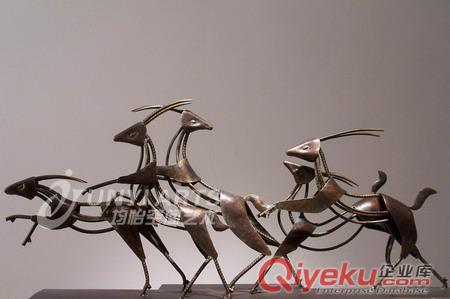 深圳批发供应酒店金属铁艺雕塑、地产雕塑、软装配饰设计