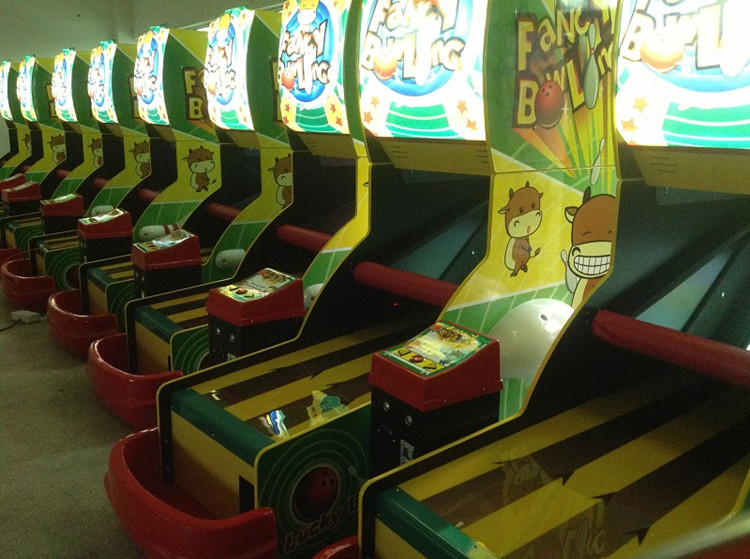 四川室内儿童乐园设备、快乐保龄球游艺机价格