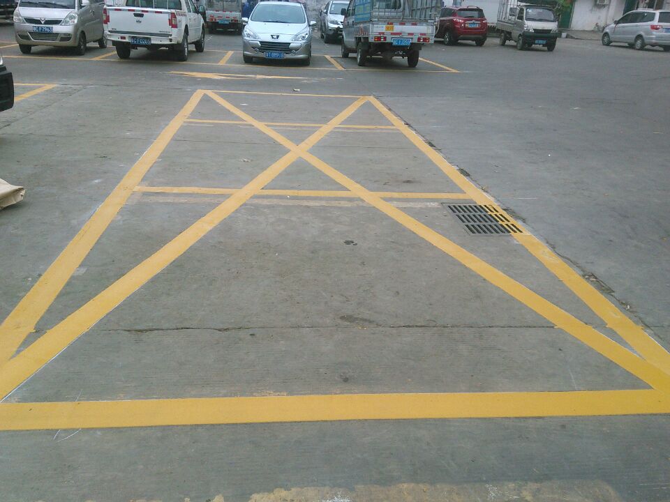 珠海中山标准停车位划线工程