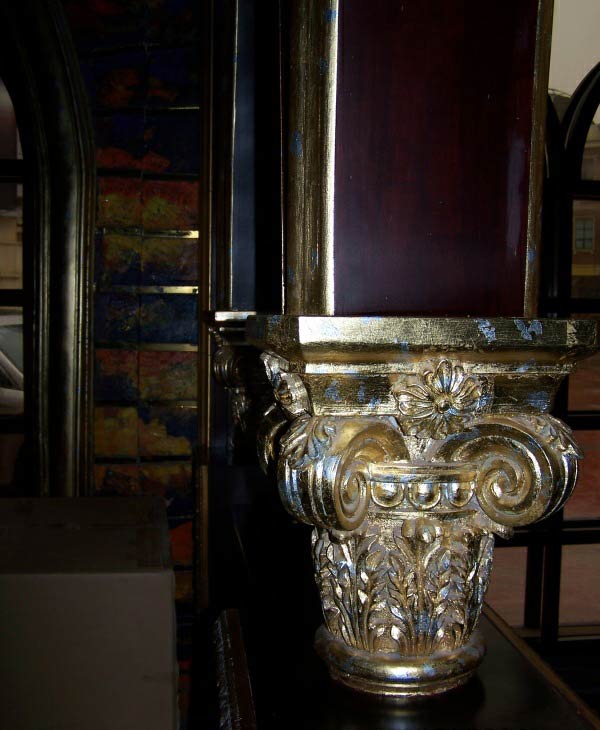 罗马柱头玻璃钢贴金雕塑