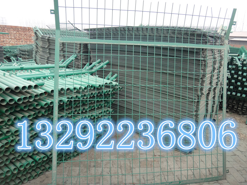 南水北调护栏防护网,南水北调两侧专用铁丝网规格生产厂家