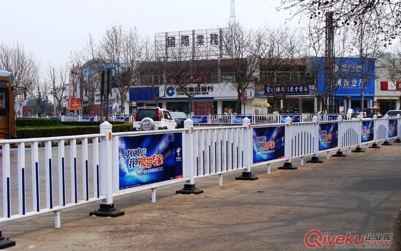 镇江交通道路围栏、镇江厂房围墙护栏、镇江PVC草坪护栏