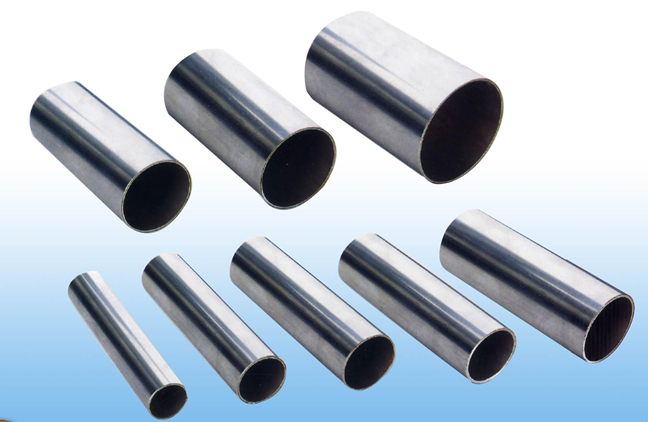 每支管分段均打有“兴中成SUS304”的钢印，兴中成不锈钢钢管
