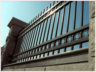  工厂围墙锌钢护栏围栏 