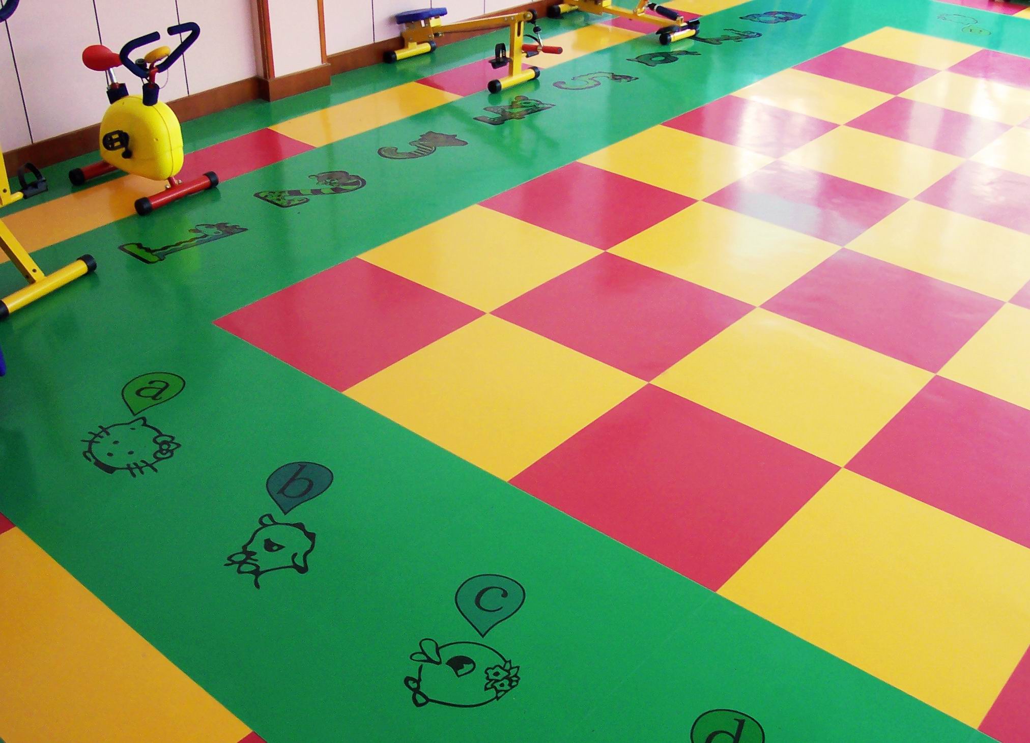 洛阳yz幼儿园塑胶地板