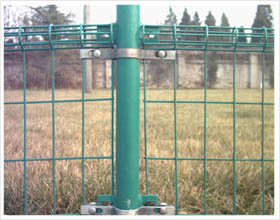 草坪护栏网 移动护栏网   工厂隔离栅