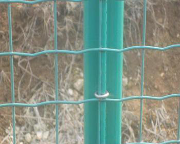 铁路护栏网金属护栏网价格定做护栏网孔径8*16