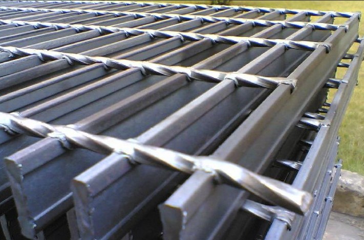 辽宁热镀锌钢格板  电厂采购平台钢格板  辽宁钢格板厂家