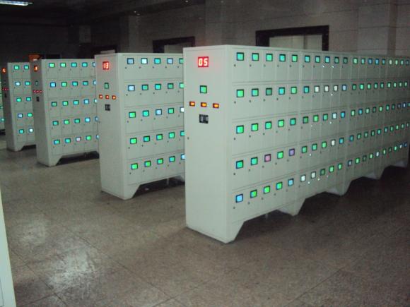 在济南东山矿用设备公司买最有xjb的智能柜式矿灯充电架