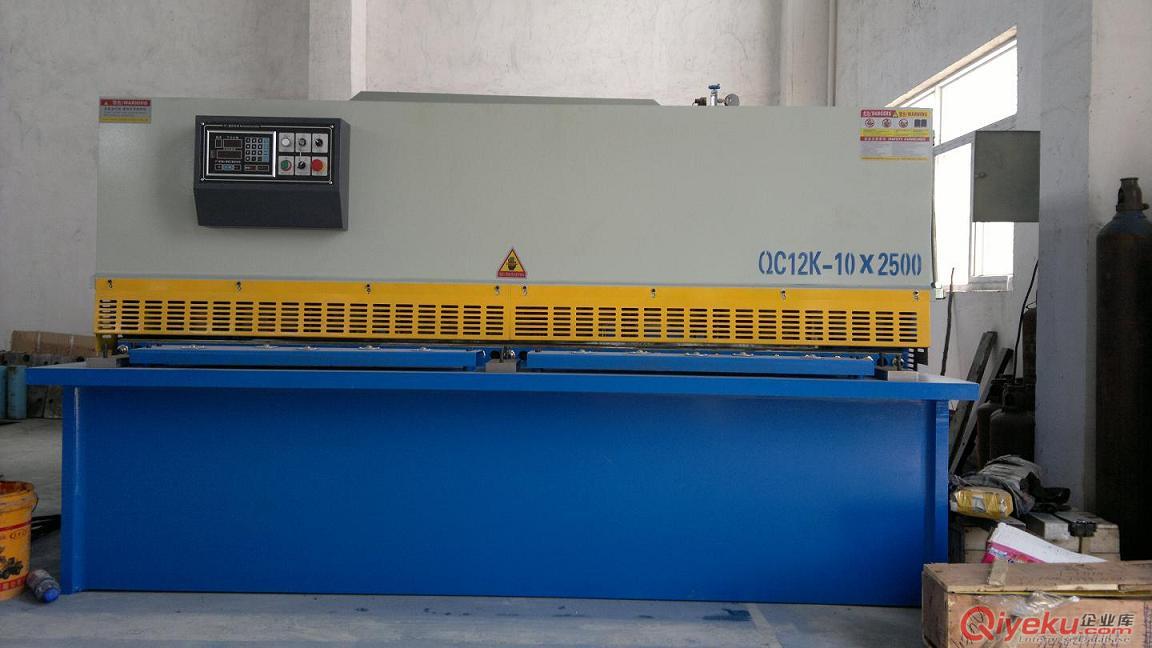 QC12K-10×2500液压数控剪板机 钢板剪板机销售
